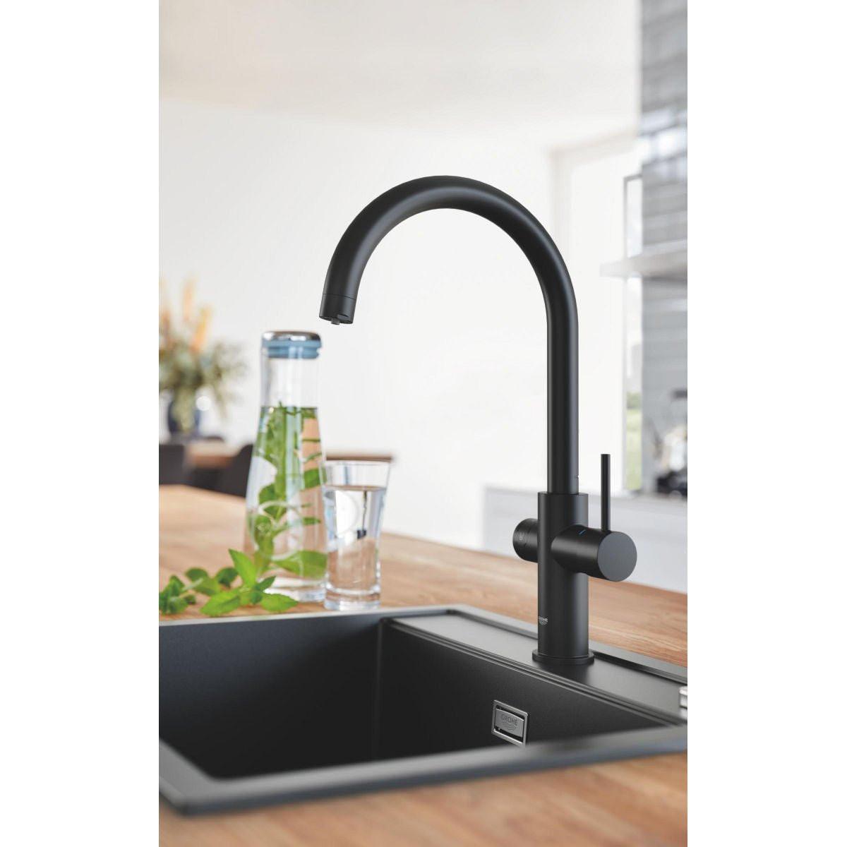 Grohe Blue Home C - kifolyós kezdőkészlet S - es méretű filterrel, szín: bársony fekete (31455KS1)