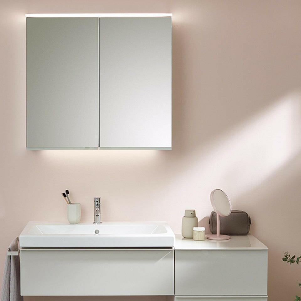Geberit Option Plus tükrös szekrény világítással, két ajtóval, 60x70x17.2cm,