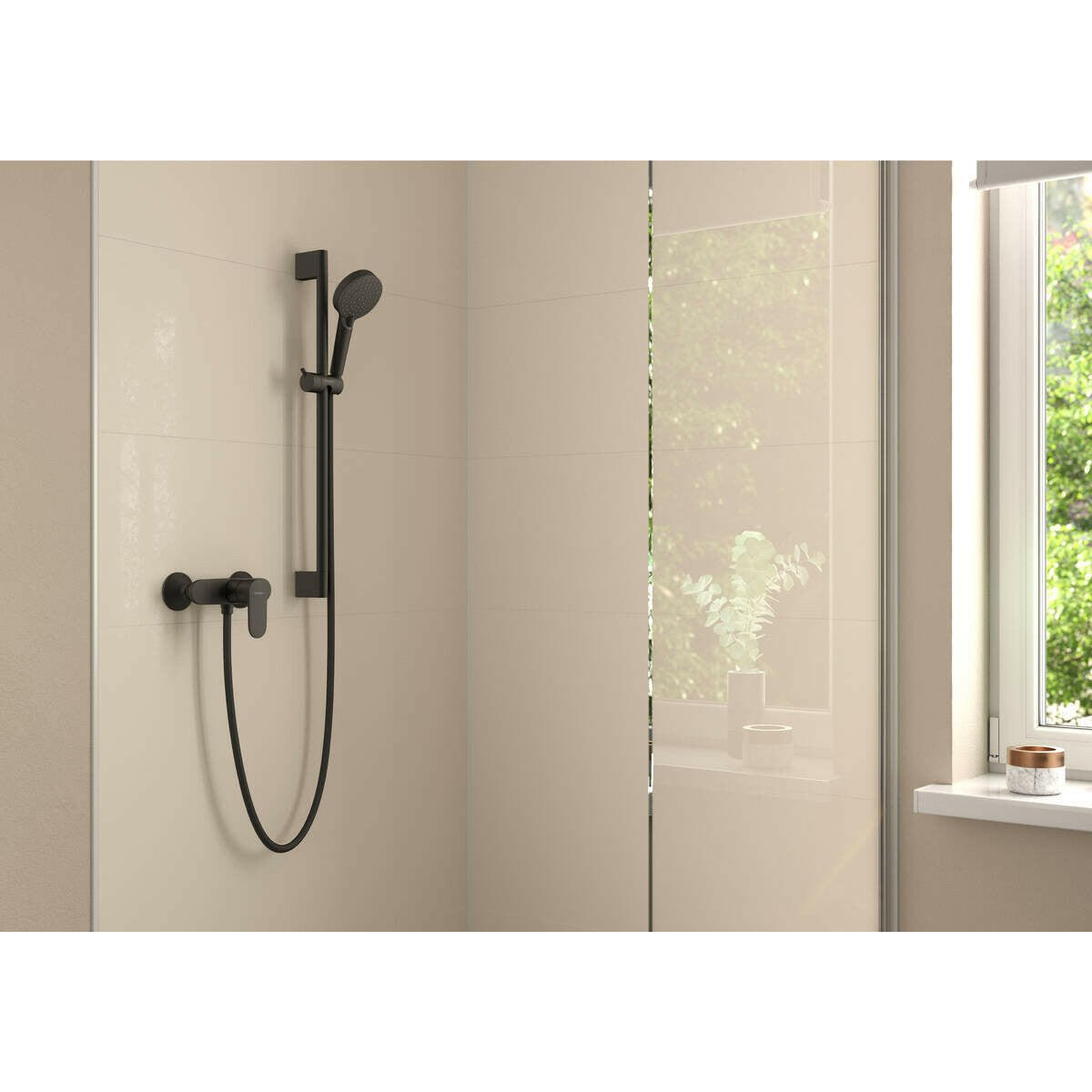 Hansgrohe Vernis Blend matt fekete egykaros zuhanycsaptelep falsíkon kívüli szereléshez ( 71640670 )