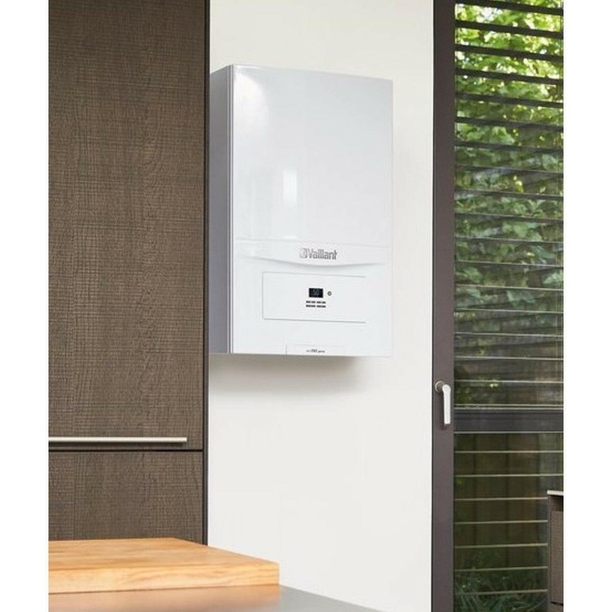 Vaillant Ecotec pure VU 246/7 - 2 (H - INT II) kondenzációs gázkazán, fűtő 24 Kw